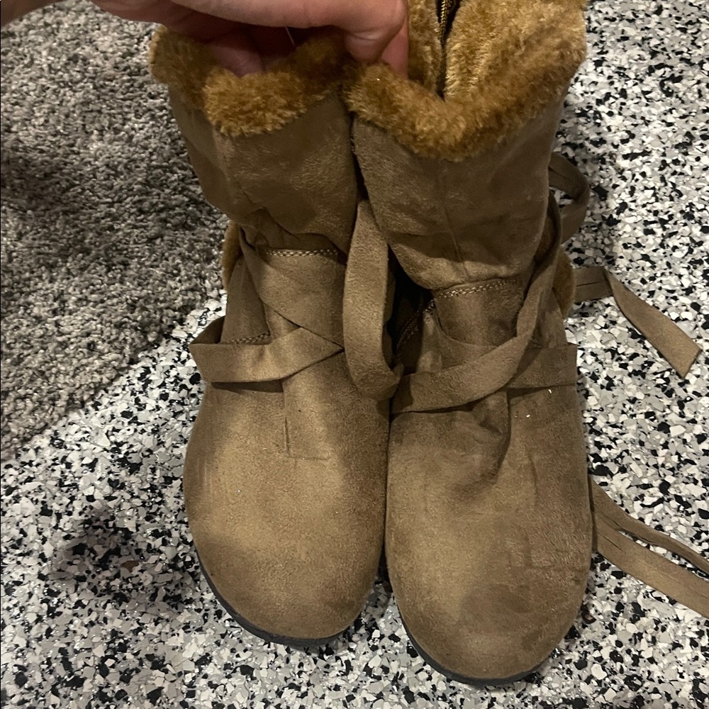 Cozy Tan Suede Boots with Fur Lining